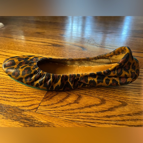 Beautiful leopard 8 Tieks, rehabbed! In great condition, see pics for details! - Picture 7 of 12